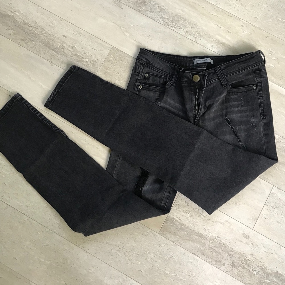 Black Distressed Jeans